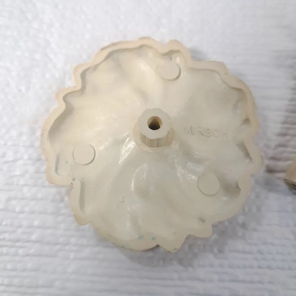 Vintage Kirsch Floral Medallion Curtain Drapery tieback holdback white cream‎